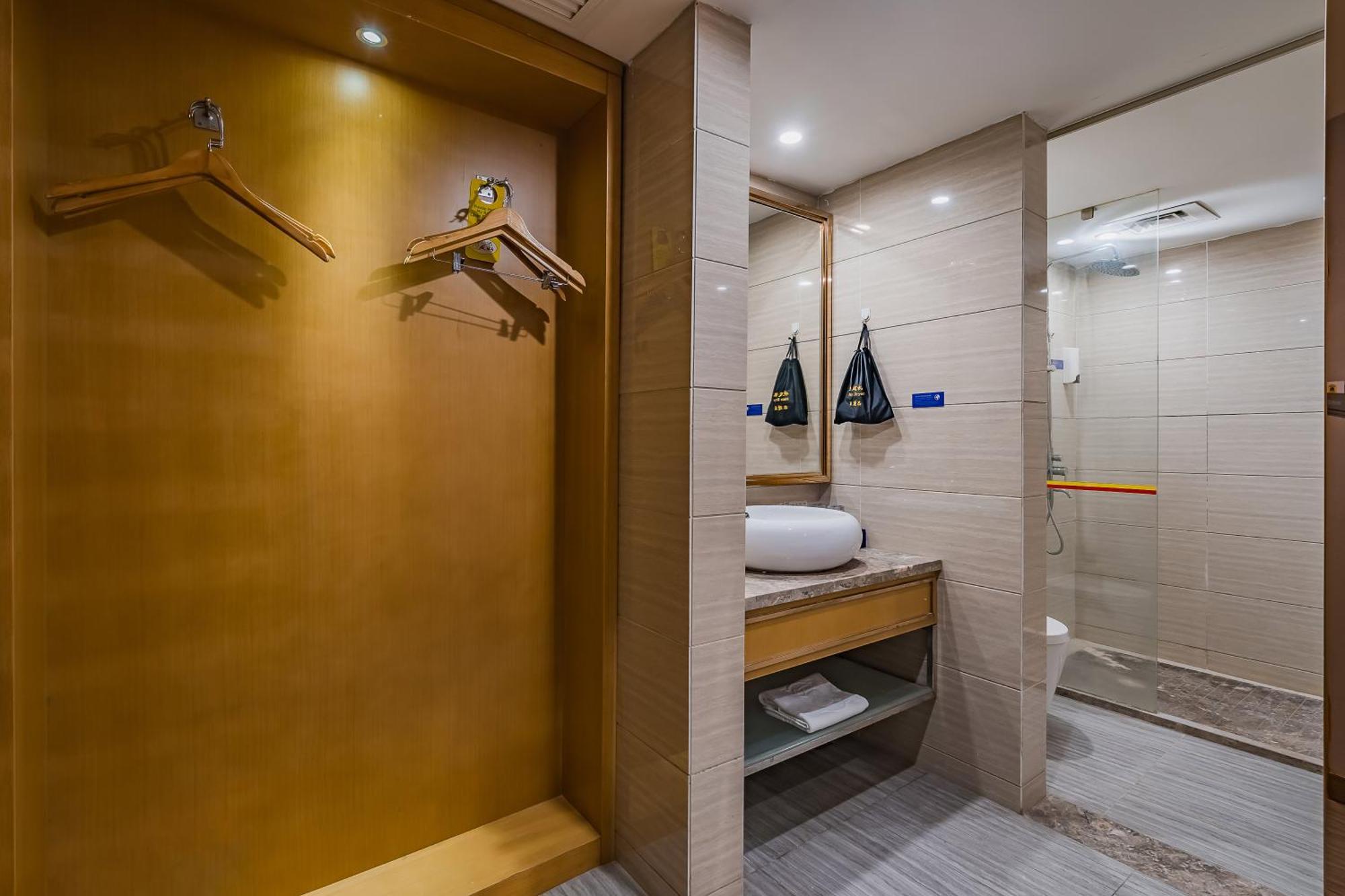 Super 8 Hotel Select Guangzhou Railway Station Xicun Subway Station 외부 사진